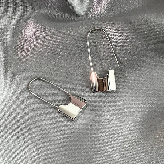 Lady U Shape Plating Titanium Steel and 18k Gold Plated Earrings