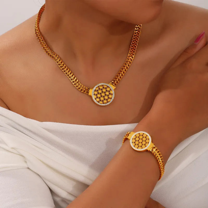 304 Stainless Steel 18K Gold Plated Casual Simple Style Commute Plating Hollow Out Inlay Round Flower Rhinestones Bracelets Necklace Jewelry Set