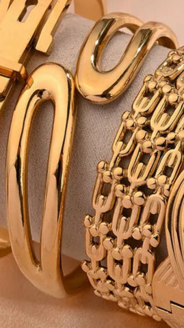 Loop Buckle Stainless Steel 18K Gold Plated Bangle.