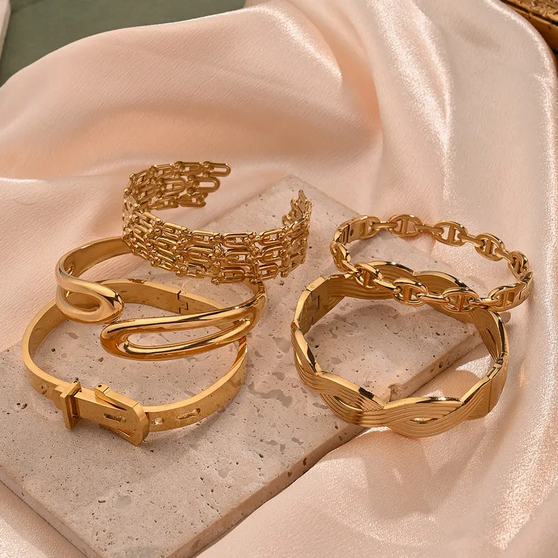 Coffee Beans Stainless Steel 18K Gold Plated Bangle