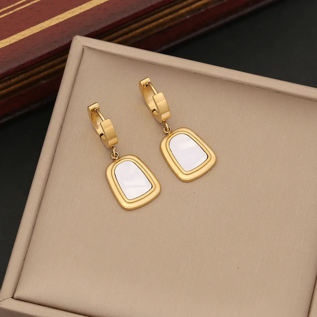 Stainless Steel Shell 18K Gold Plated Simple Style Plating Geometric Color Block White Jewelry Set