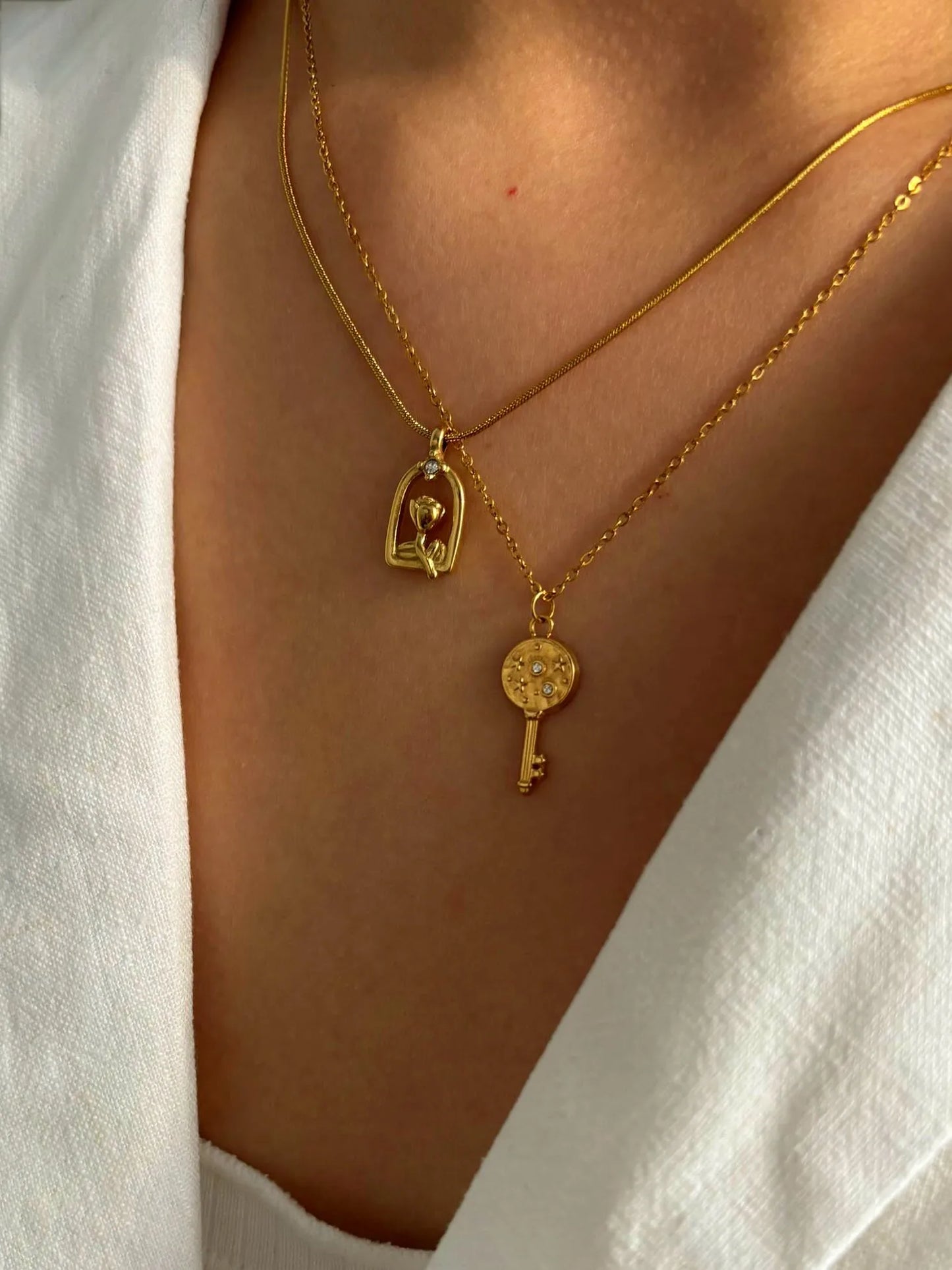 Rose Flower Key 316L Stainless Steel Rhinestones 18K Gold Plated Three-dimensional Cable Chain Snake Chain Pendant Necklace