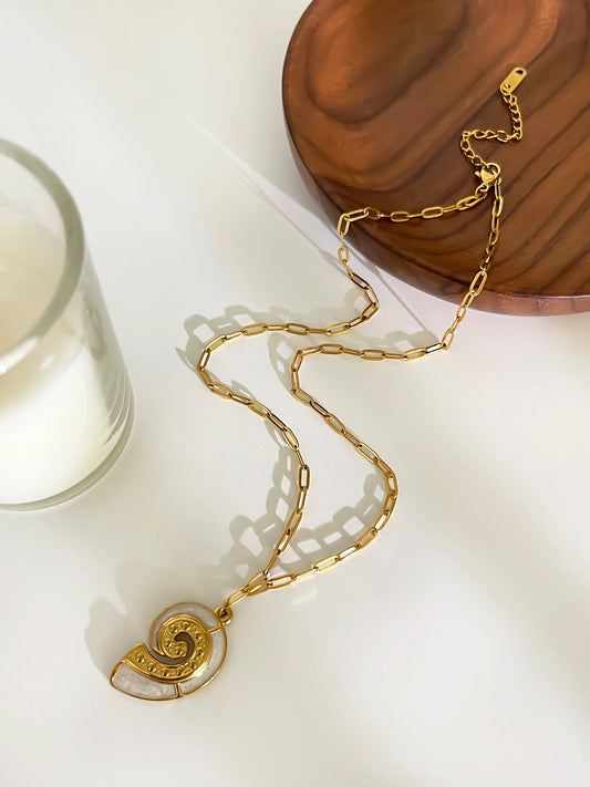 Conch Shell 316L Stainless Steel Rhinestones Freshwater Pearl 18K Gold Plated Inlay Stainless Steel Necklace