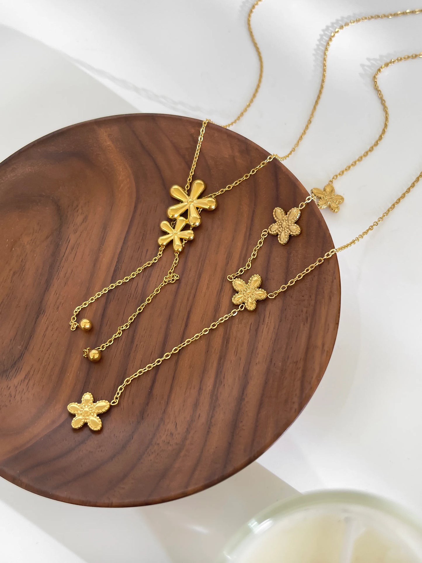 Japanese Style Sweet Flower 316L Stainless Steel 18K Gold Plated Pendant Necklace