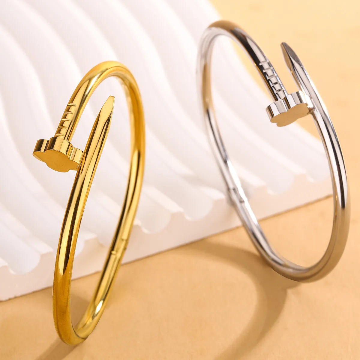 Clover Diamond and Nail 304 Stainless Steel 18K Gold Plated Bangle Set