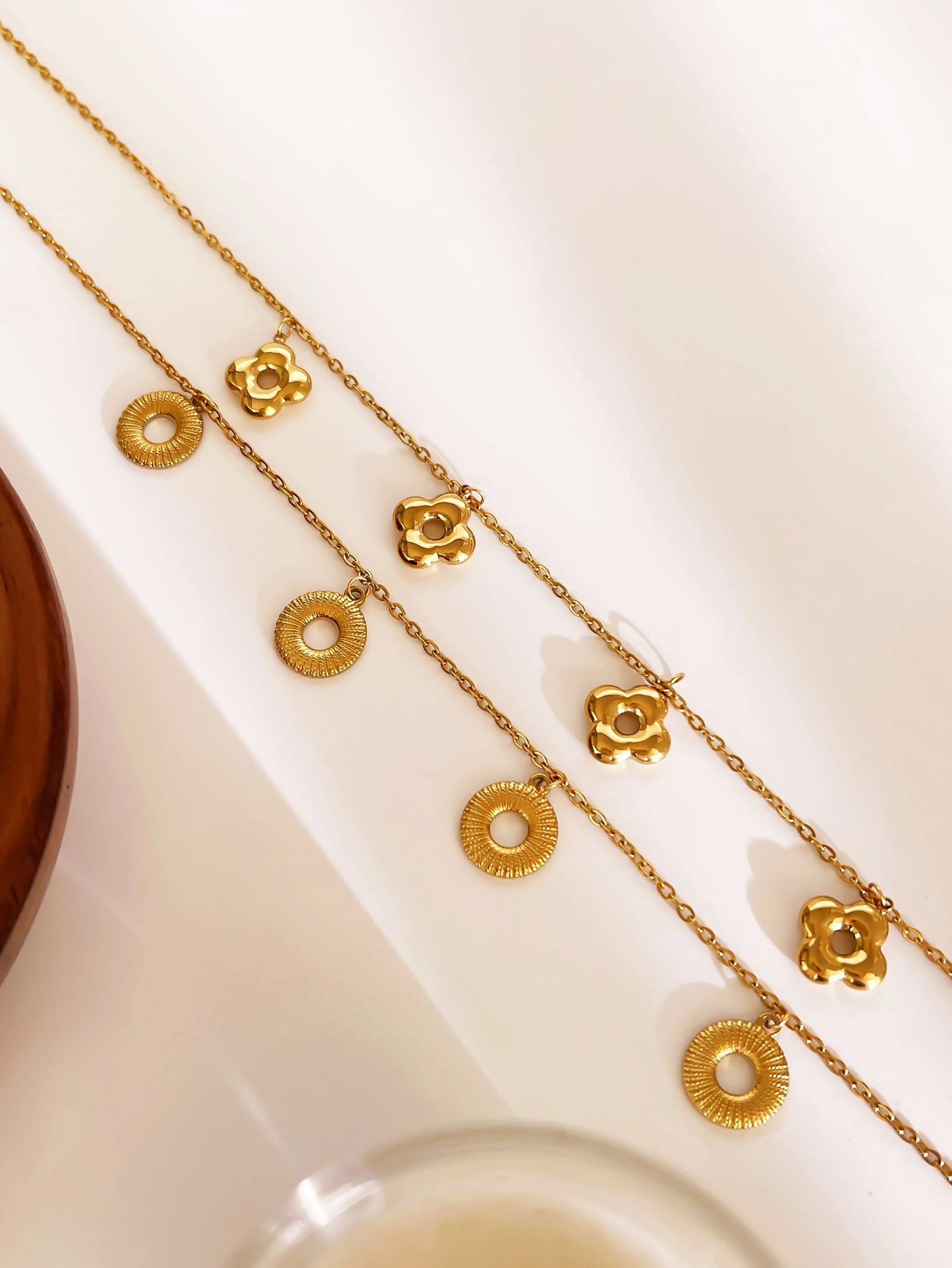 Circle Flower 316L Stainless Steel 18K Gold Plated Irregular Cross Chain Pendant Necklace