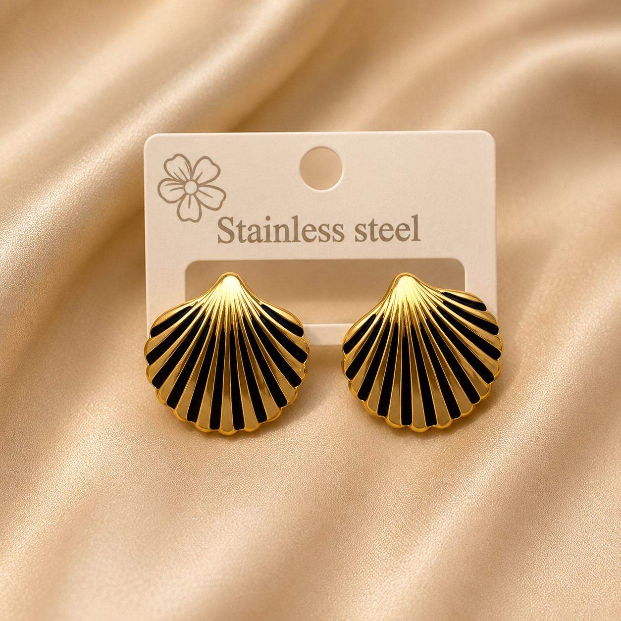 Black and Gold Shell 18K Gold Plated 304 Stainless Steel Earring