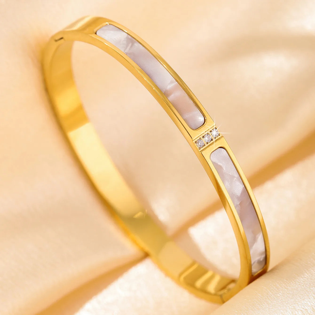 Opaque Iridescent Diamond 304 Stainless Steel 18K Gold Plated Bracelet