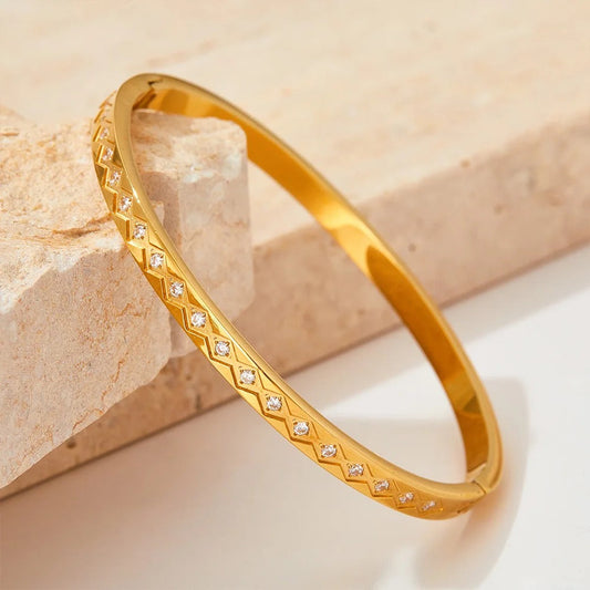 Pretty Diamonds Classic Style Geometric Stainless Steel Plating Inlay Zircon Bangle