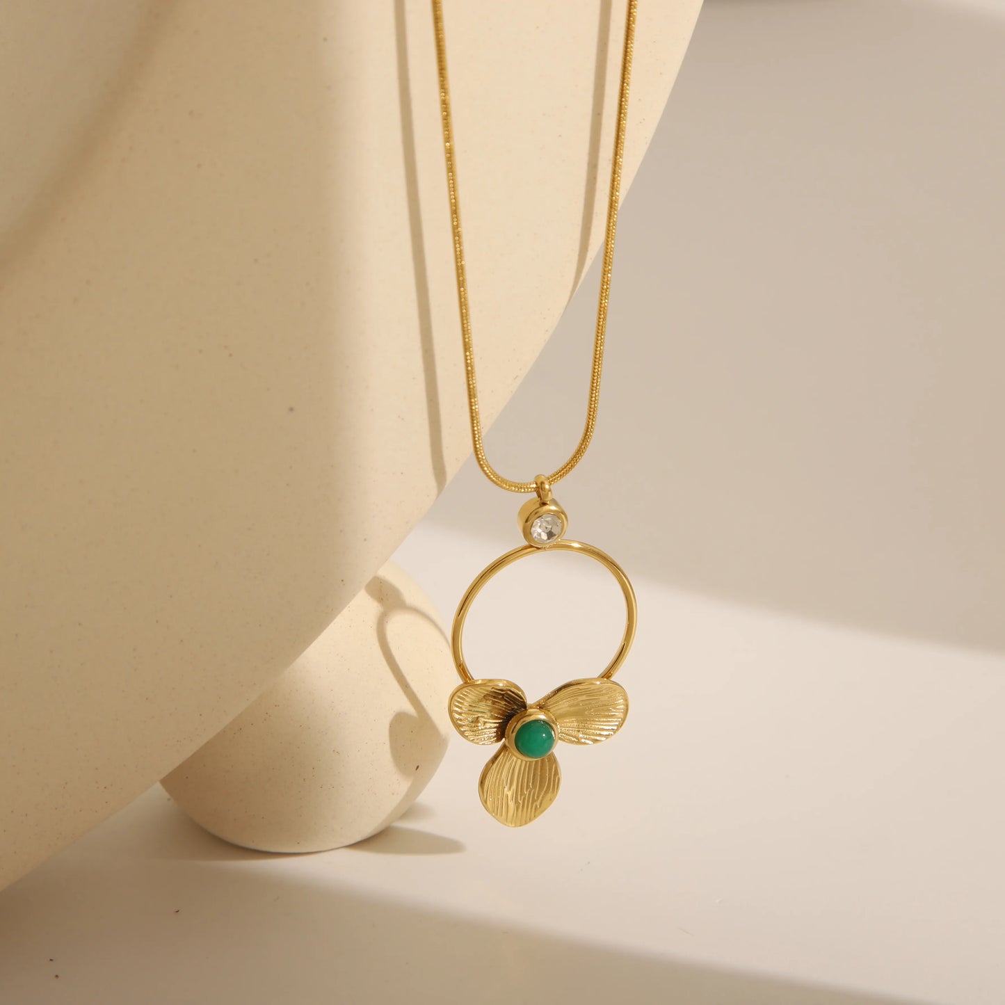 French Style Simple Style Classic Style Flower 304 Stainless Steel Zircon 18K Gold Plated Inlay Pendant Necklace