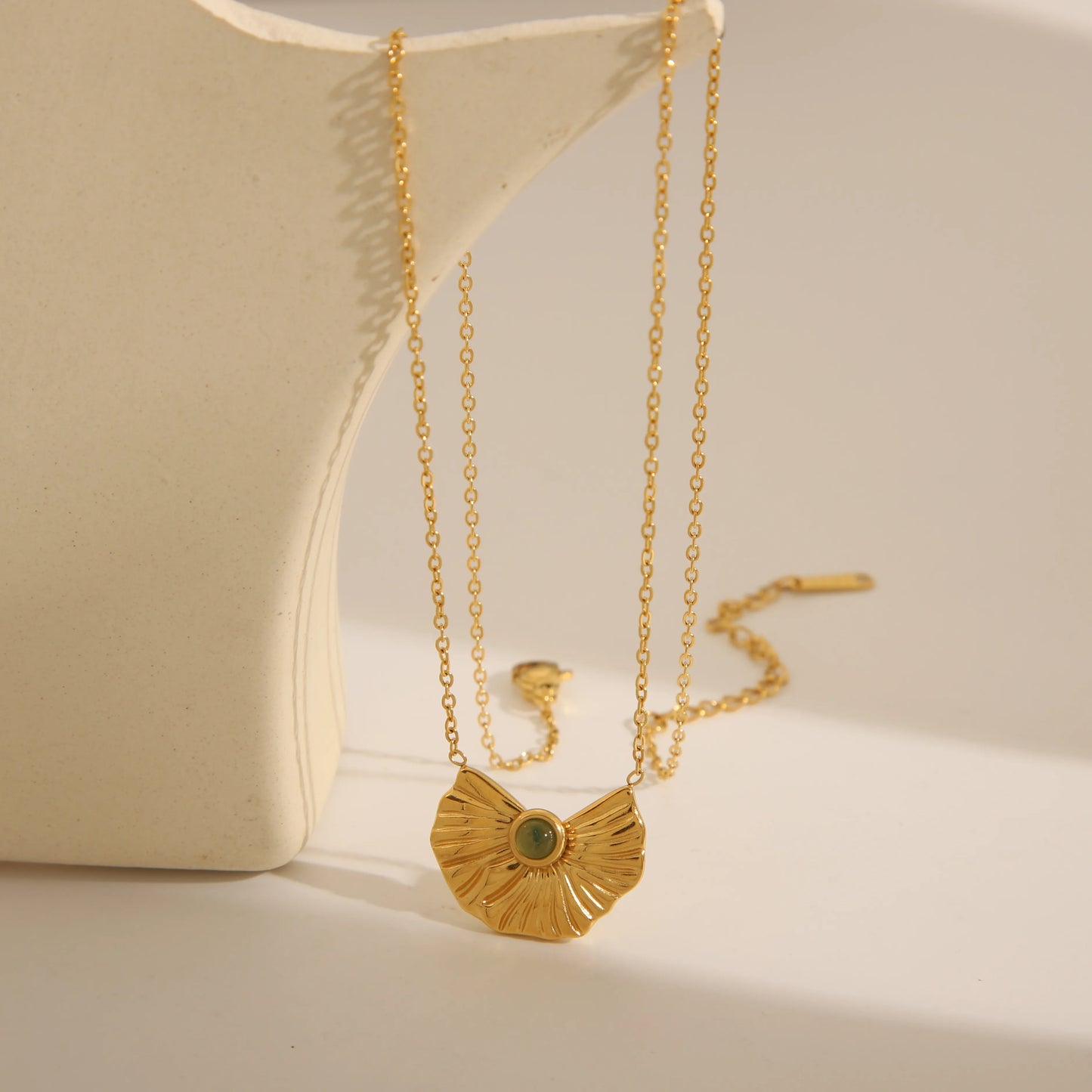 French Style Simple Style Classic Style Flower 304 Stainless Steel Zircon 18K Gold Plated Inlay Pendant Necklace
