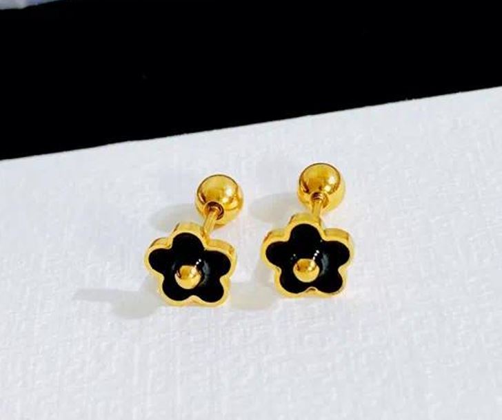 Black Flower Shape Plating Titanium Steel Gold Plated Ear Studs