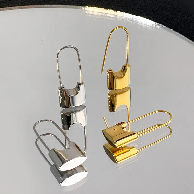 Lady U Shape Plating Titanium Steel and 18k Gold Plated Earrings