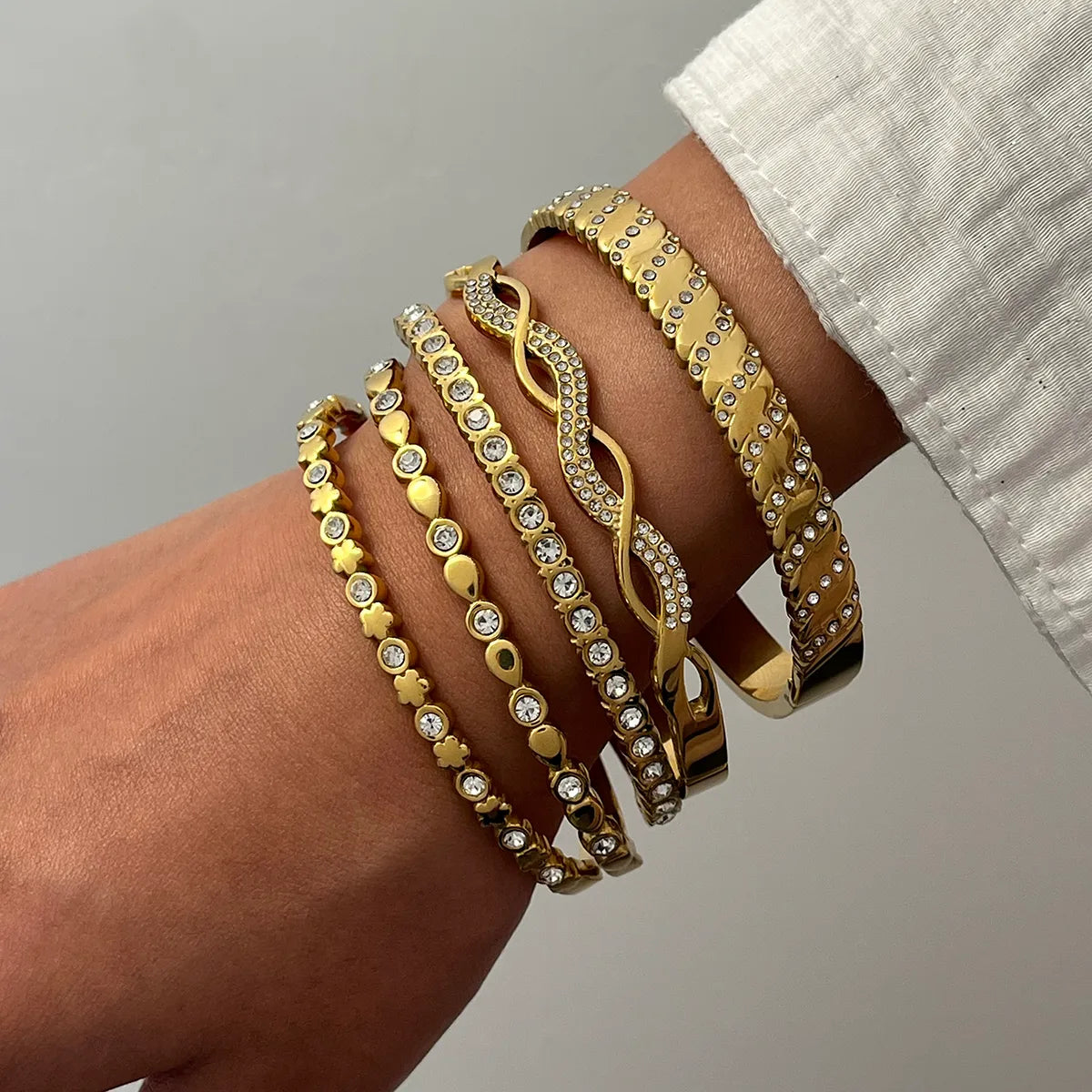 Elegant Simple Stainless Steel 18K Gold Embedded Zircon Bracelet