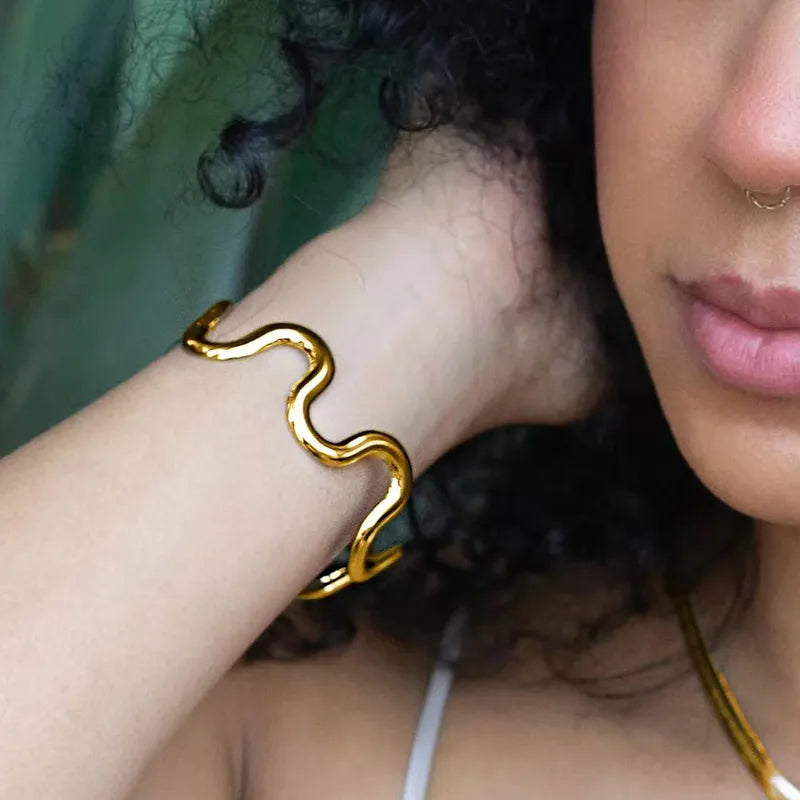 Wiggle Style Lines 304 Stainless Steel 18K Gold Plated Bangle