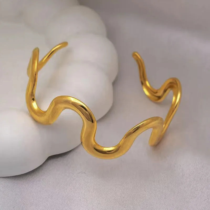 Wiggle Style Lines 304 Stainless Steel 18K Gold Plated Bangle
