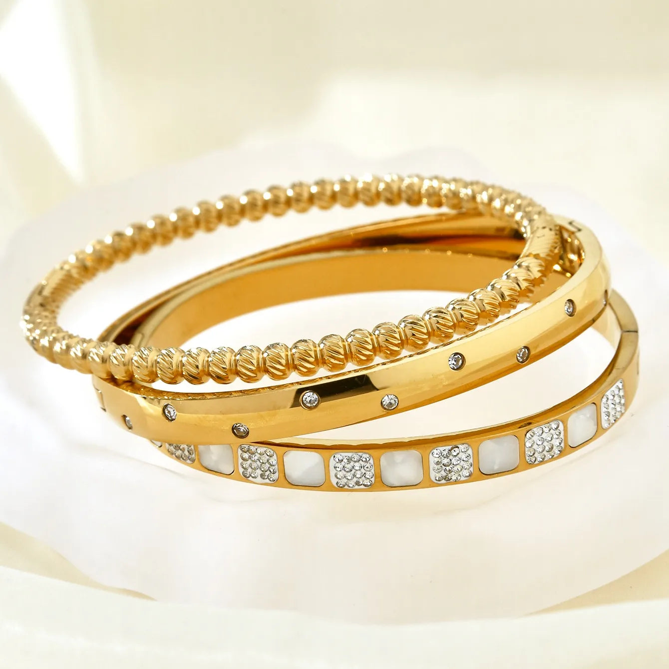 Luxurious 18K Gold Plated 304 Stainless Steel Bangle