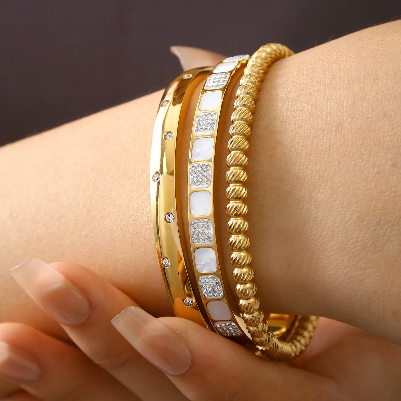 Luxurious 18K Gold Plated 304 Stainless Steel Bangle