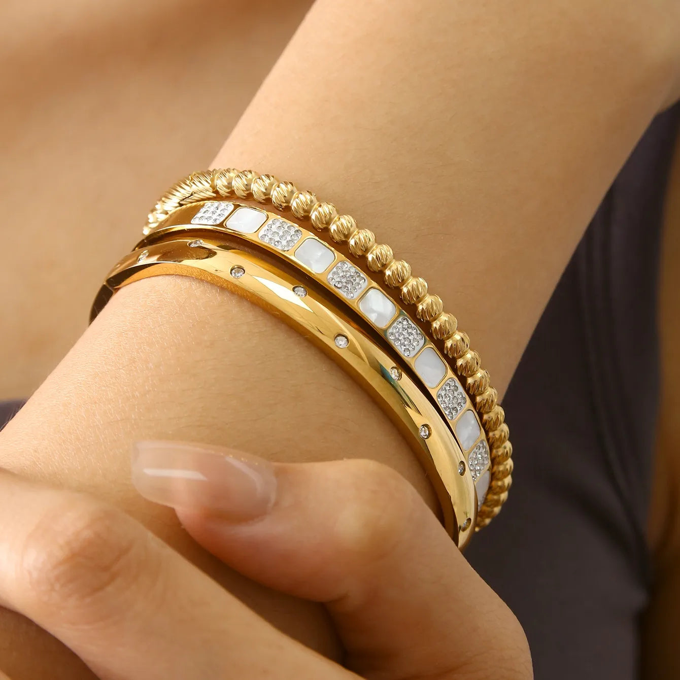 Luxurious 18K Gold Plated 304 Stainless Steel Bangle