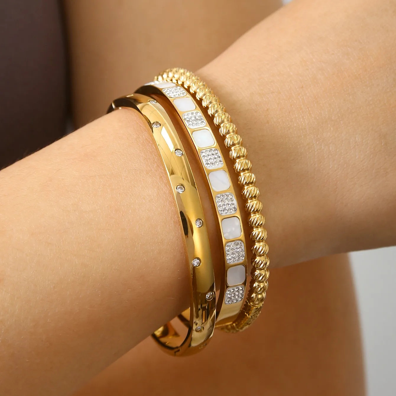 Luxurious 18K Gold Plated 304 Stainless Steel Bangle