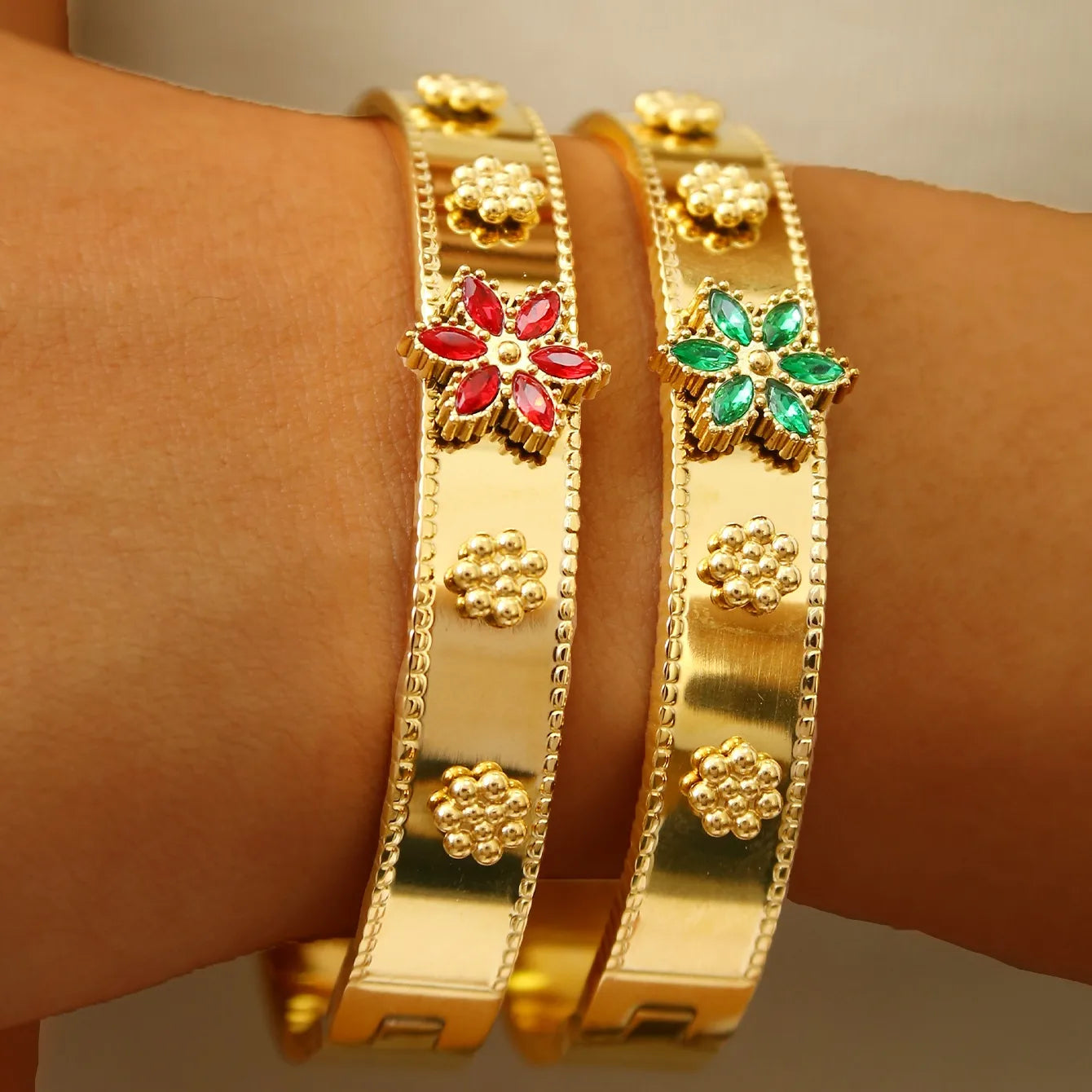 High-End Feel Flower Zircon Stainless Steel 18K Gold  Plated Bracelet