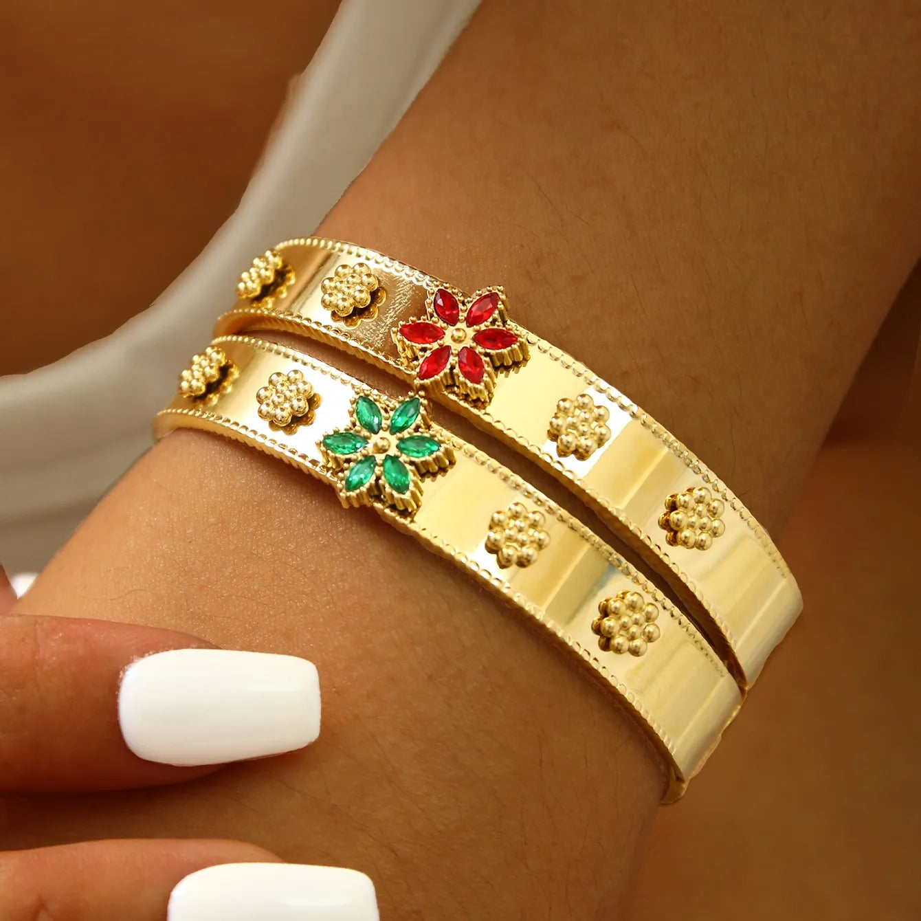 High-End Feel Flower Zircon Stainless Steel 18K Gold  Plated Bracelet