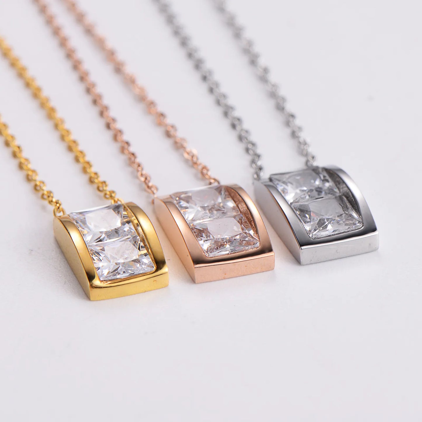 Elegant Luxurious Square Stainless Steel Inlay Artificial Diamond Pendant Necklace