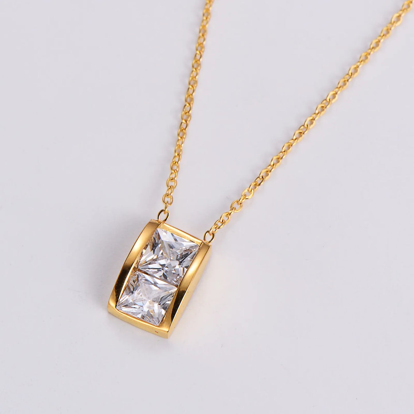 Elegant Luxurious Square Stainless Steel Inlay Artificial Diamond Pendant Necklace