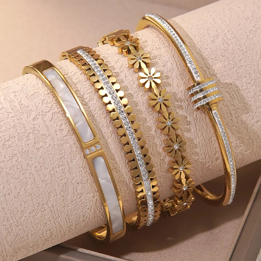 Minimalist 18K Gold Plated 304 Stainless Steel Flower Design Bracelet