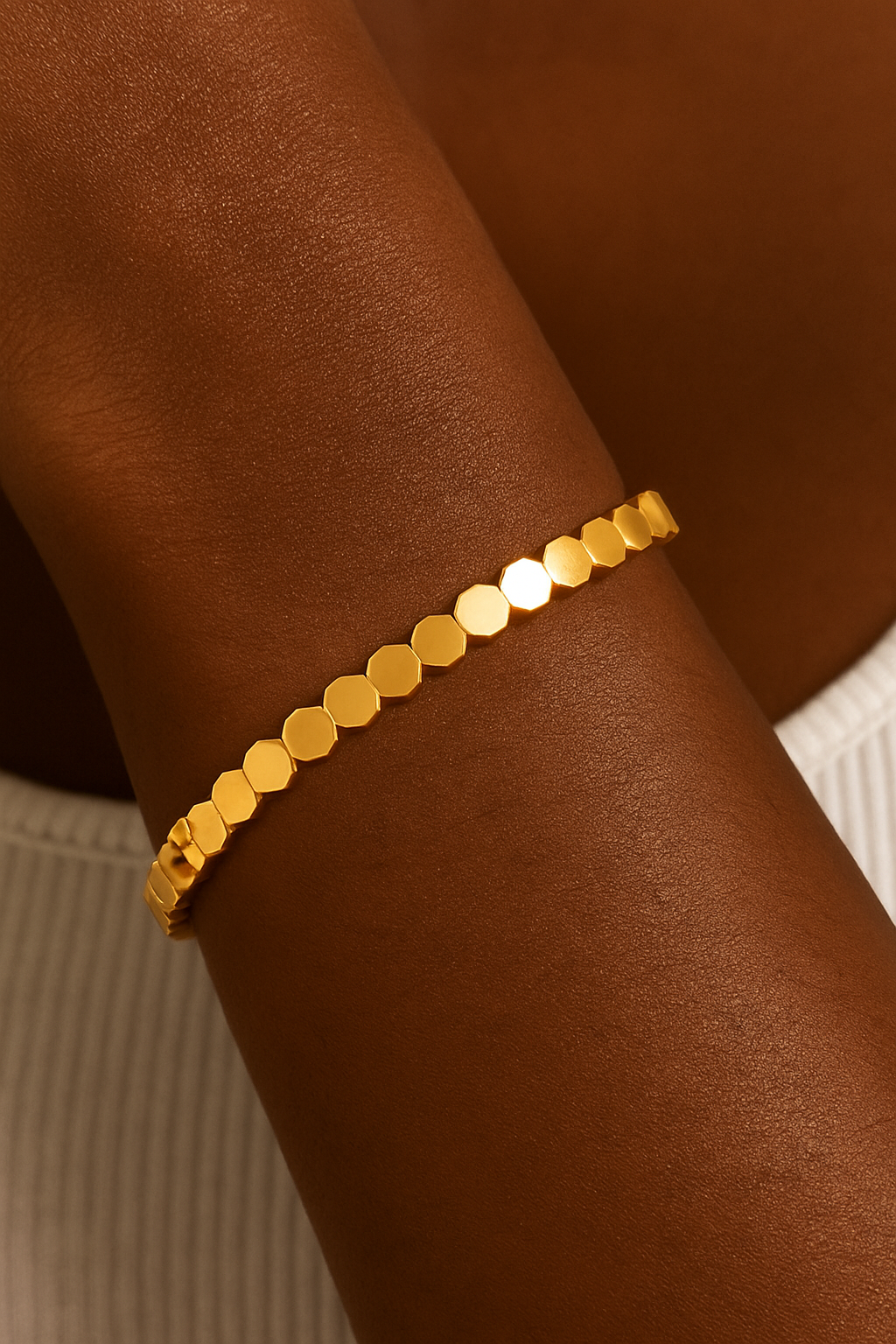 HexaGlow Bangle – 16K Gold Plated Stainless Steel