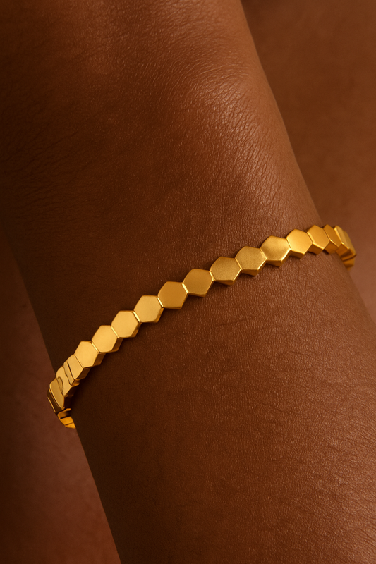 HexaGlow Bangle – 16K Gold Plated Stainless Steel