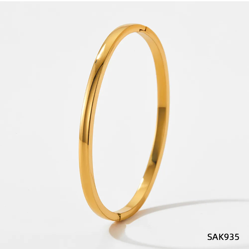 Golden Aura Bangle – 16K Gold Plated Stainless Steel