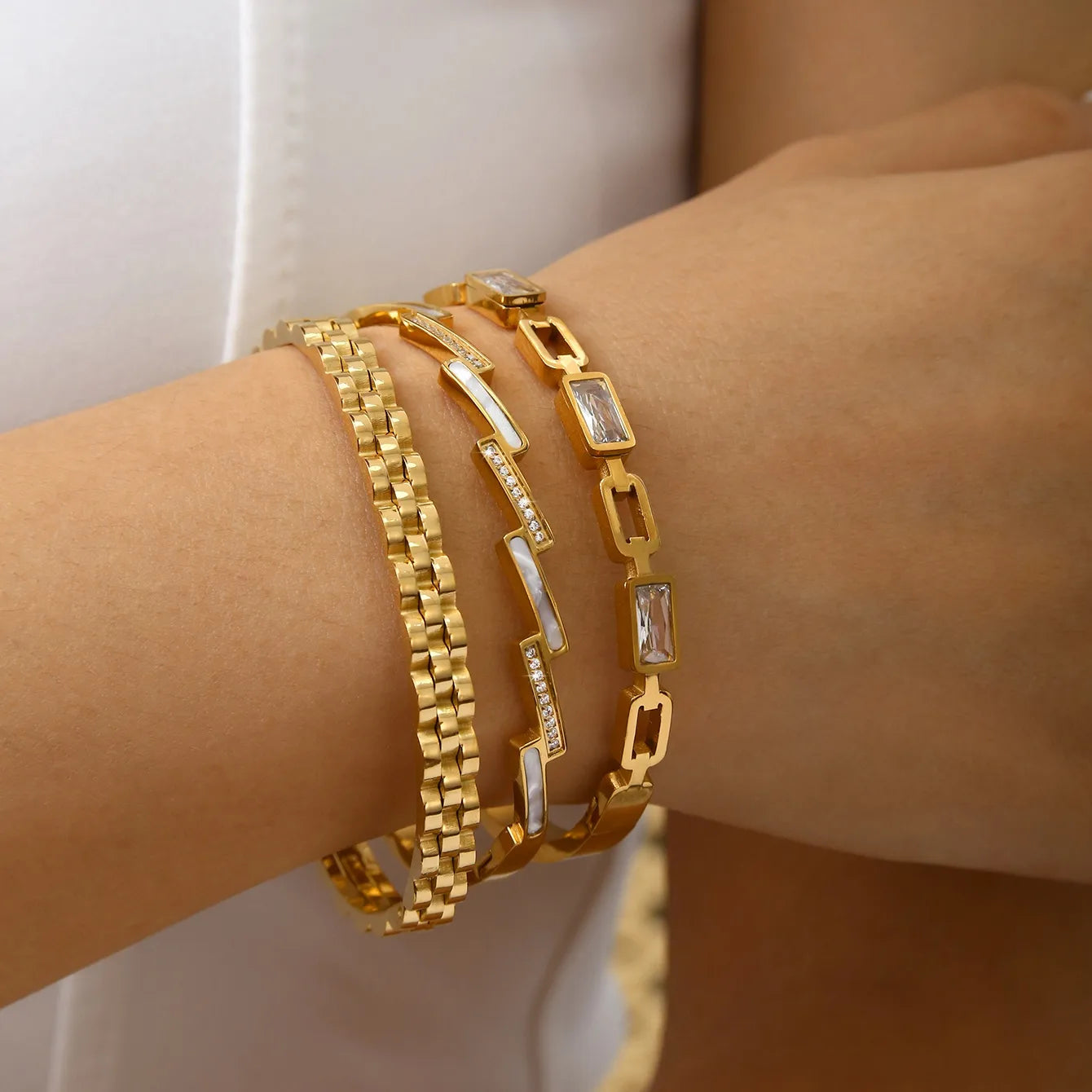 Elegant Stainless Steel 18K Gold Plated Geometric Zirconia Ladies Bracelet