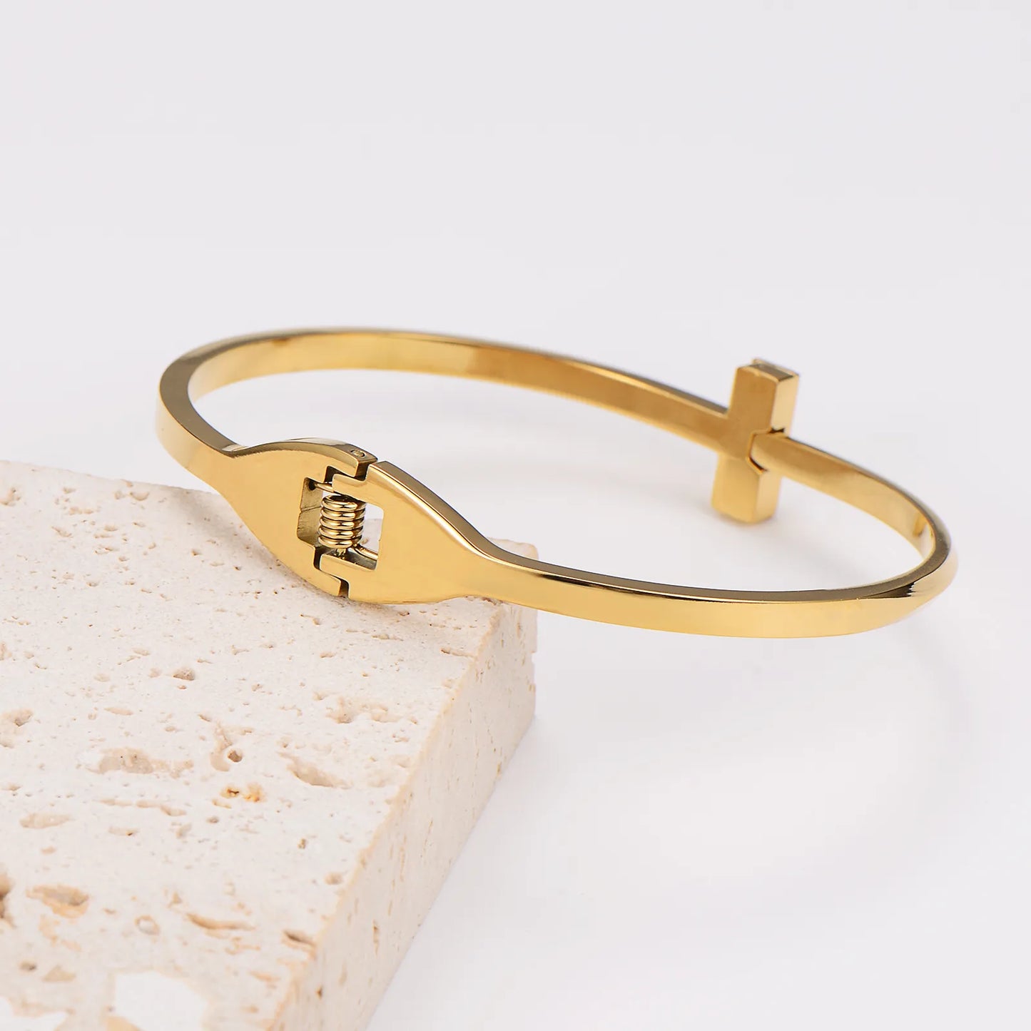 T-Shape 18K Gold Plated 304 Stainless Steel Style Bangle