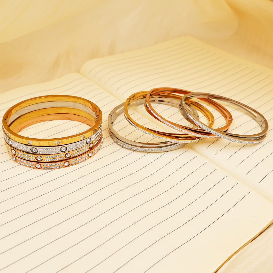 Retro Classic Style Geometric 304 Stainless Steel 18K Gold Plated Diamond Bangle