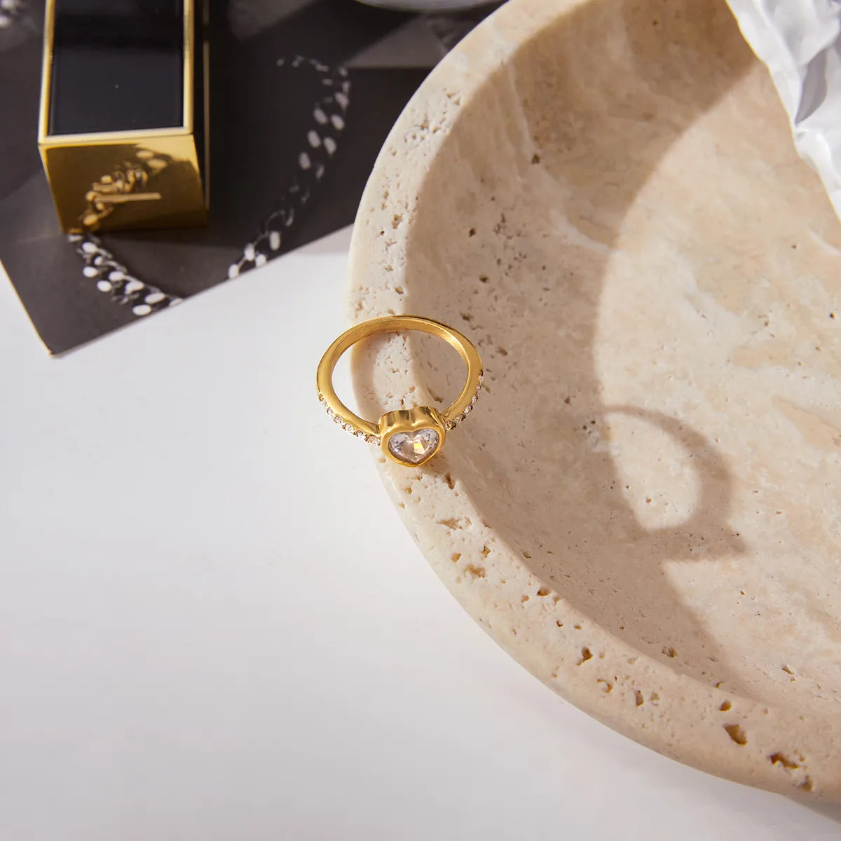 Classic Heart Style 18K Gold 304 Stainless Steel + Zircon White Ring