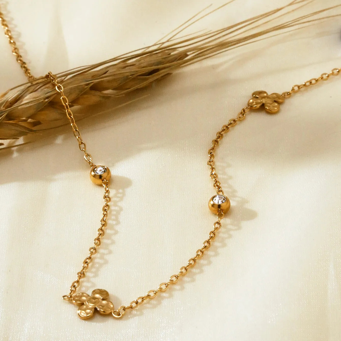 Elegant Lady Flower 304 Stainless Steel 18K Gold Plated Cable Chain Necklace