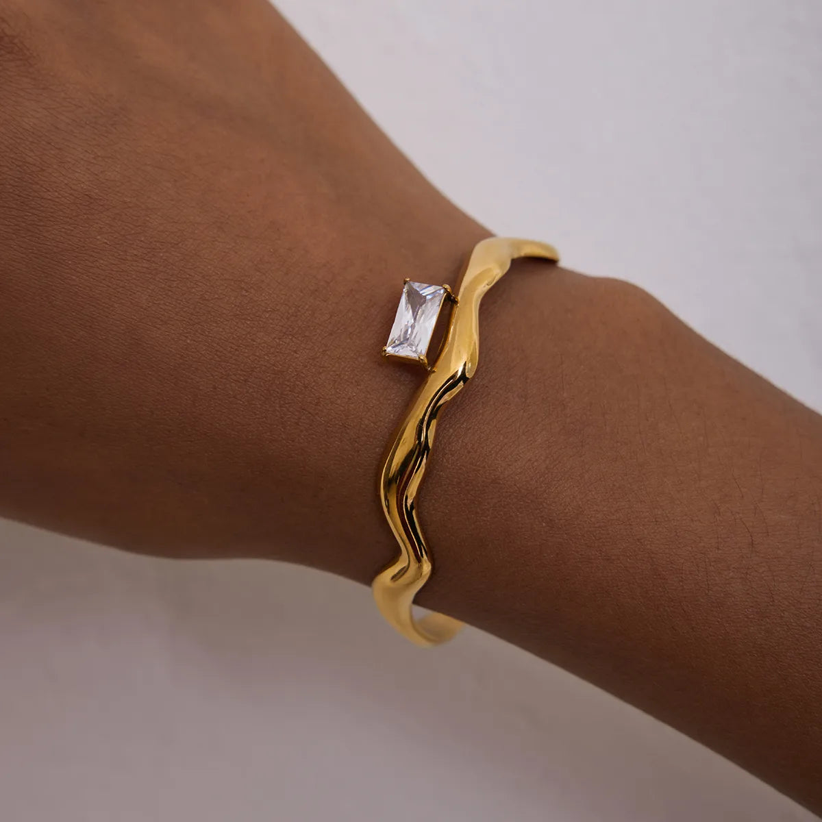 Ladies Classic Wave Style 18K Gold Plated 304 Stainless Steel Bracelet