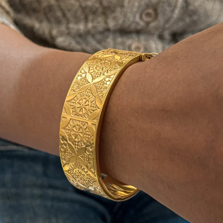 Pretty Pattern Elegant Romantic 18K Gold Plated 304 Stainless Steel Bracelet