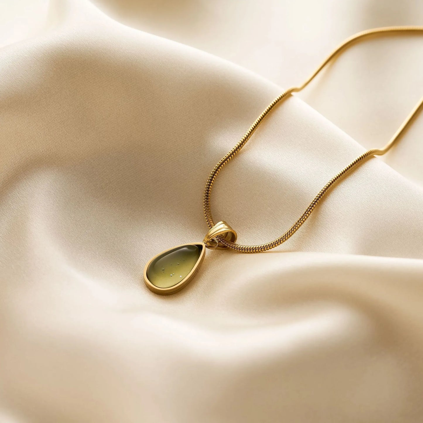 Green Titanium Steel Water Drop Natural Stone Pendant 18K Gold Stainless Steel Necklace