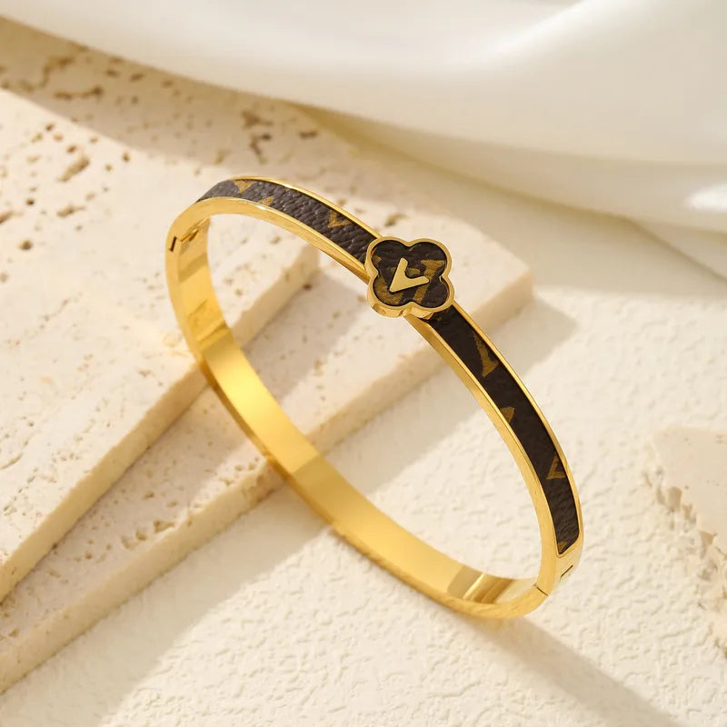 Simple Style Classic Style Knot Titanium Steel 18K Gold Plated Bangle