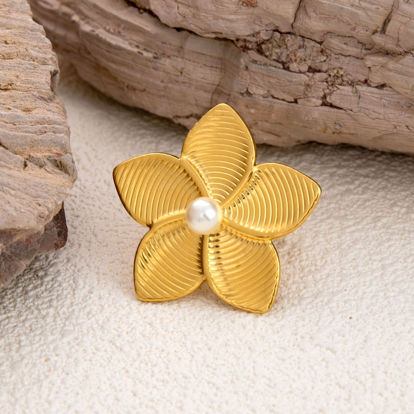 Geometric Flower 304 Stainless Steel Artificial Pearls 18K Gold Plated Inlay Ring