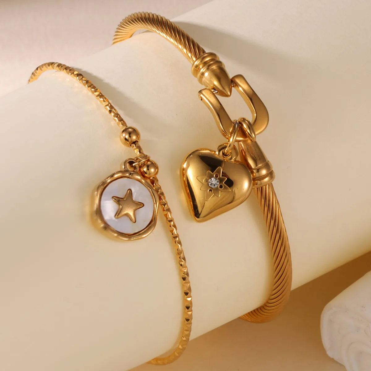 Casual Star Heart Shape 304 Stainless Steel 18K Gold Plated Bangle