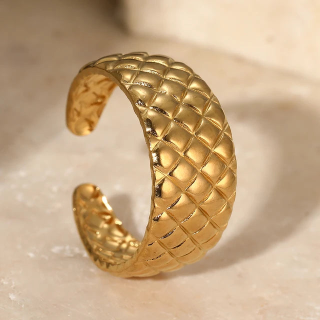 Round Pattern 18K Gold Plated and 301 Stainless Steel Ring