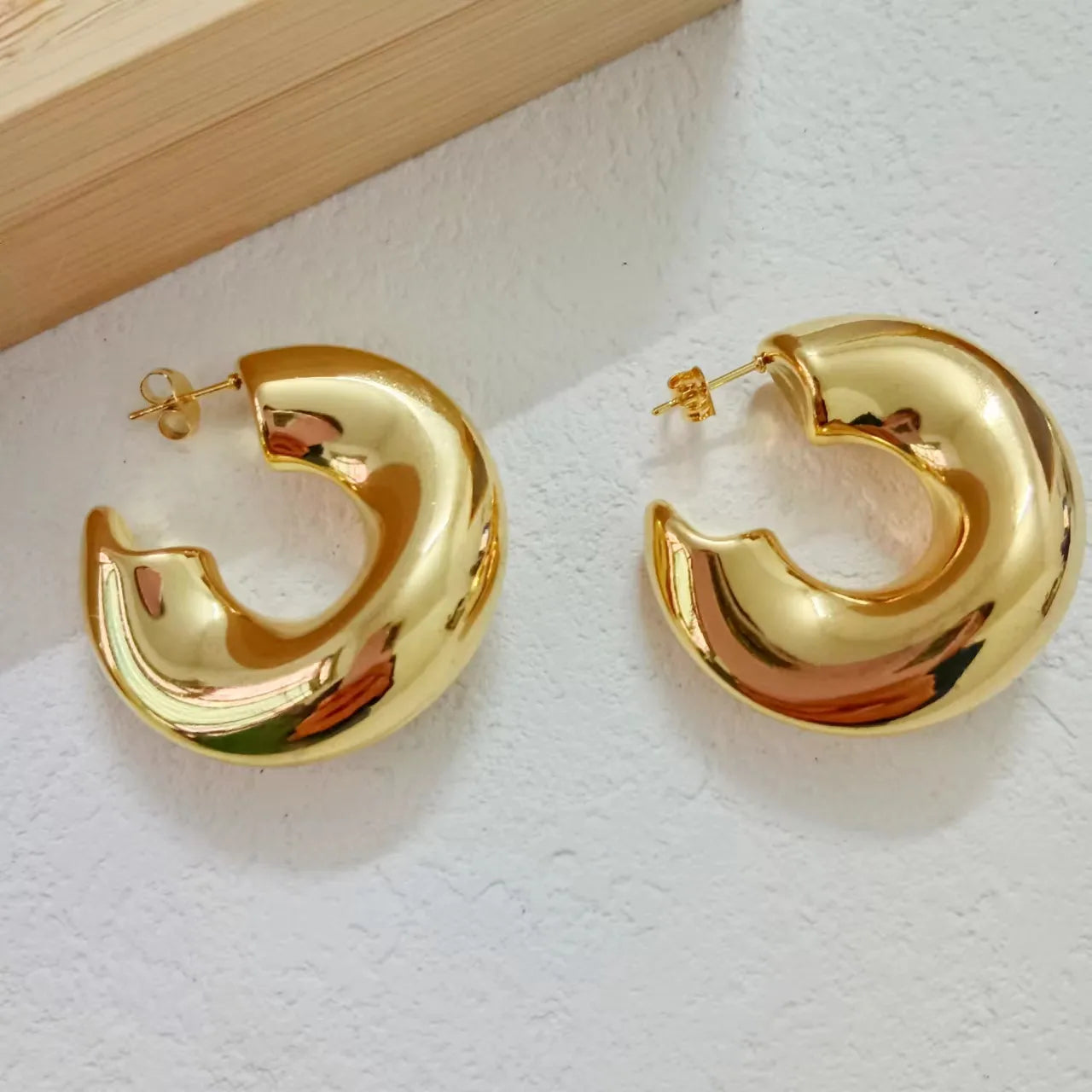 Simple Style C Shape Plating Stainless Steel 18K Gold Plated Ear Studs