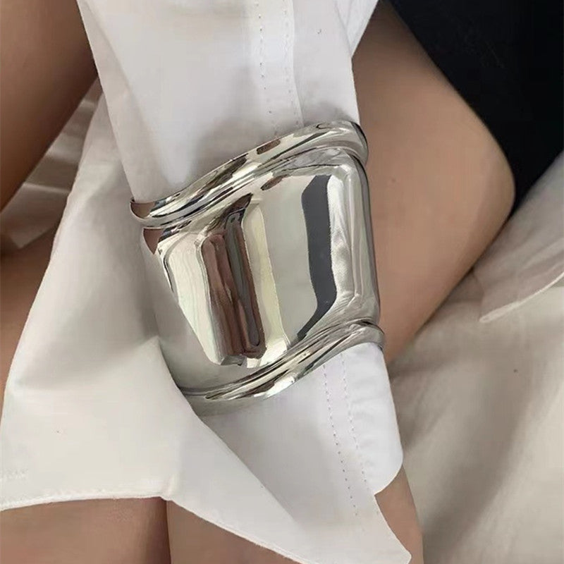 Exaggerated Geometric Metal Plating Women's Cuff Bracelets