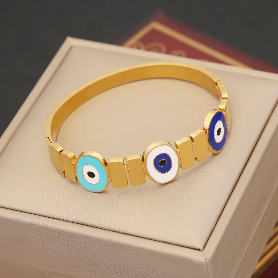 Retro Commute Heart Shape Eye Stainless Steel 18K Gold Plated Rhinestones Bangle