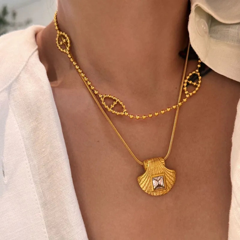 IG Style Retro Solid Color Shell Titanium Steel Zircon 18K Gold Plated Hollow Out Inlay Necklace